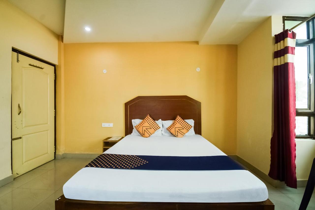 פורי Spot On 74793 Hotel Sai Sudha מראה חיצוני תמונה